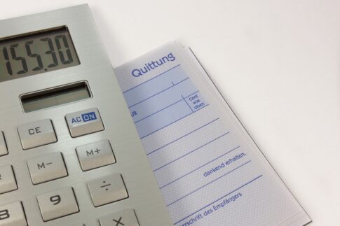 calculator g4c91c26fa 1280 485x323 - B型作業所の工賃って、確定申告する必要はあるのか？
